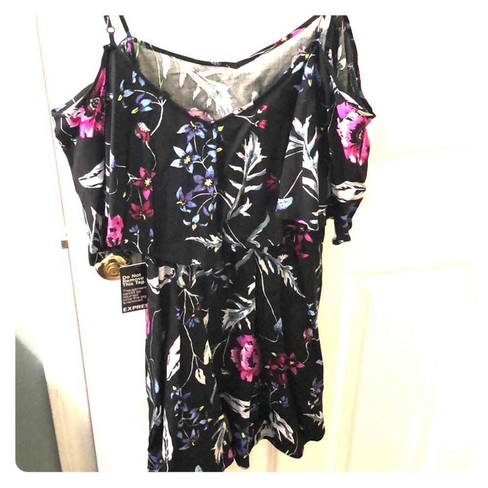Express dress can be worn off the shoulder small